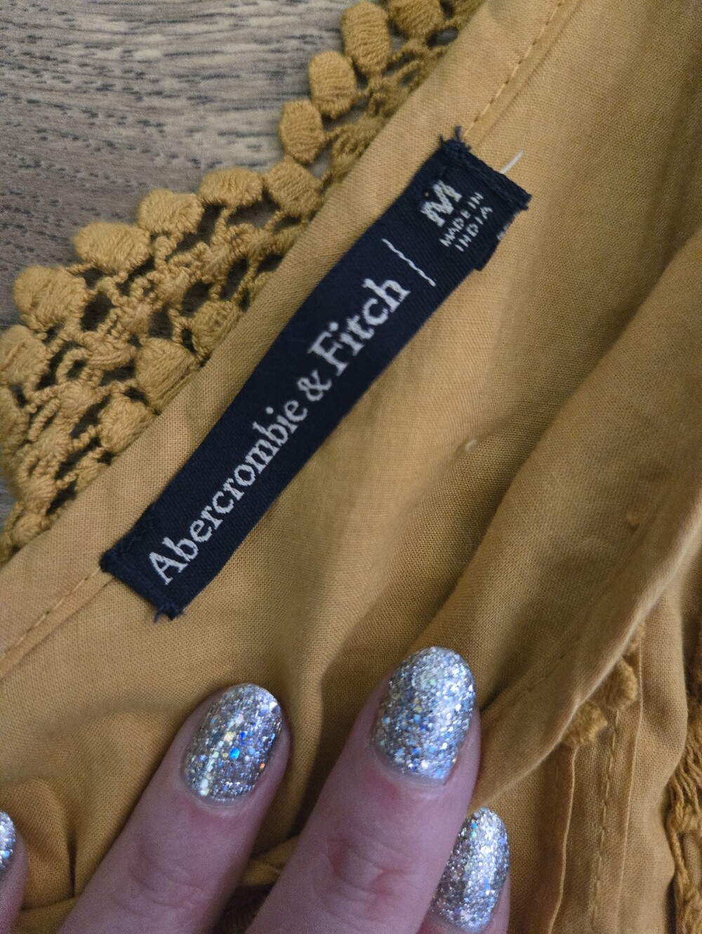 Abercrombie & Fitch Mustard Lace-Trim V-Neck Camisole - Picture 3 of 4